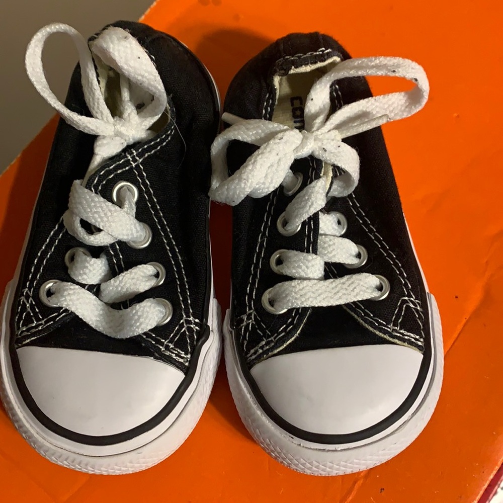 Black/White Toddler Converse Size 4